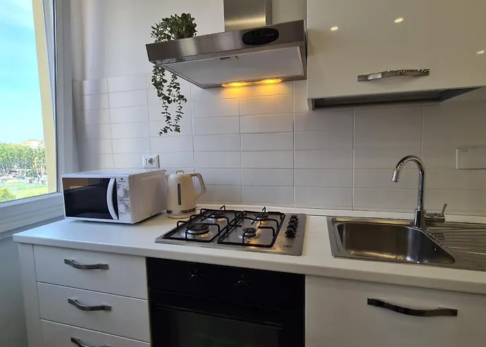 Loverhome 8 E 14 * Roma
