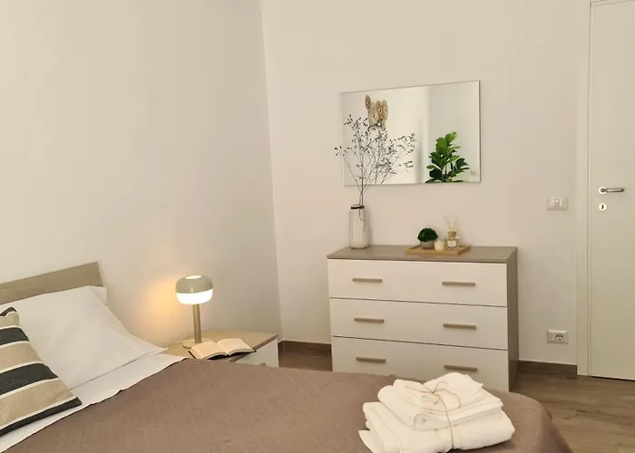 Loverhome 8 E 14