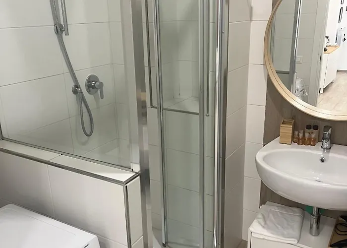 Loverhome 8 E 14 Roma